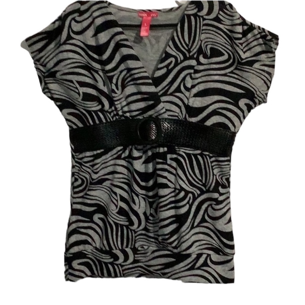 ❌❌❌SOLD❌❌❌Mix&co. Blouse Womens Sz-L Animal Print Short Sleeve V-Neck